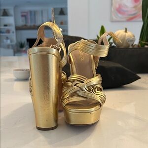 Rachel Zoe gold size 7 -5" heel
Worn once